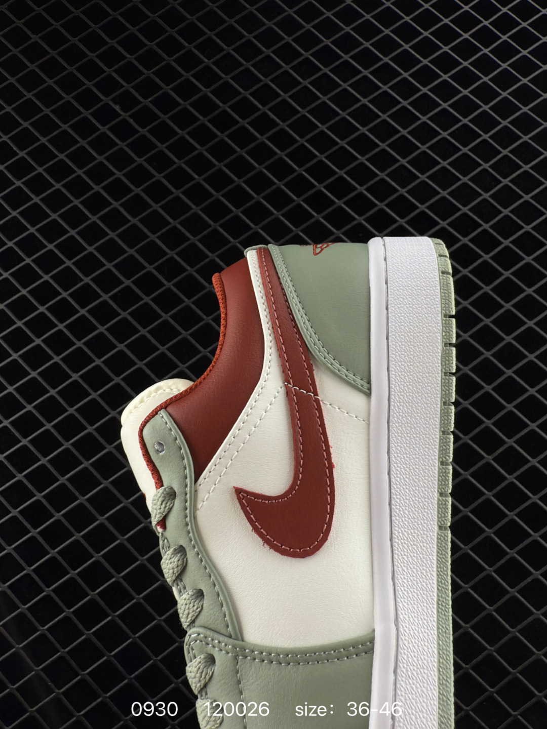 Nike Wmns Air Jordan 1 Low GS”Team Gold“